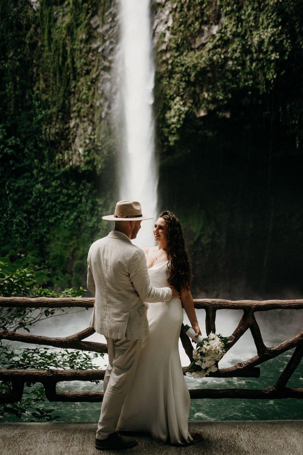 carousel-hero-element image-4