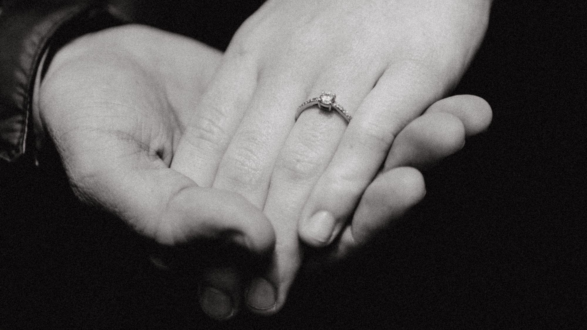 carousel-hero-element image-4